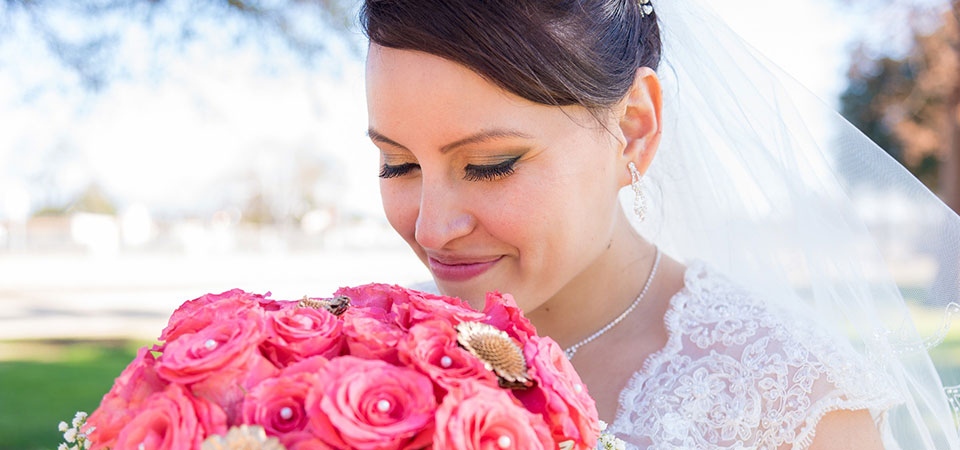 Невеста с букетом цветов